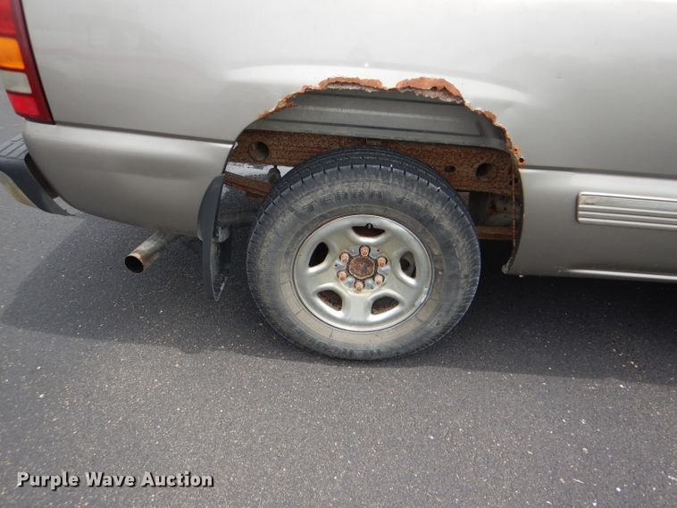 image for item DG4772 2000 Chevrolet Silverado 1500 Ext. Cab pickup truck