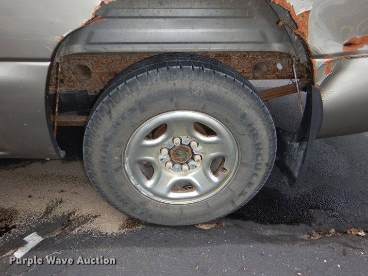 image for item DG4772 2000 Chevrolet Silverado 1500 Ext. Cab pickup truck