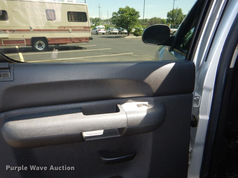 image for item DG4777 2012 Chevrolet Silverado 1500 Crew Cab pickup truck