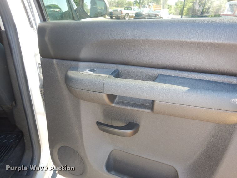 image for item DG4777 2012 Chevrolet Silverado 1500 Crew Cab pickup truck