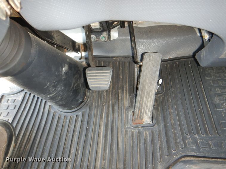 image for item DG4778 2012 Isuzu NPR box truck