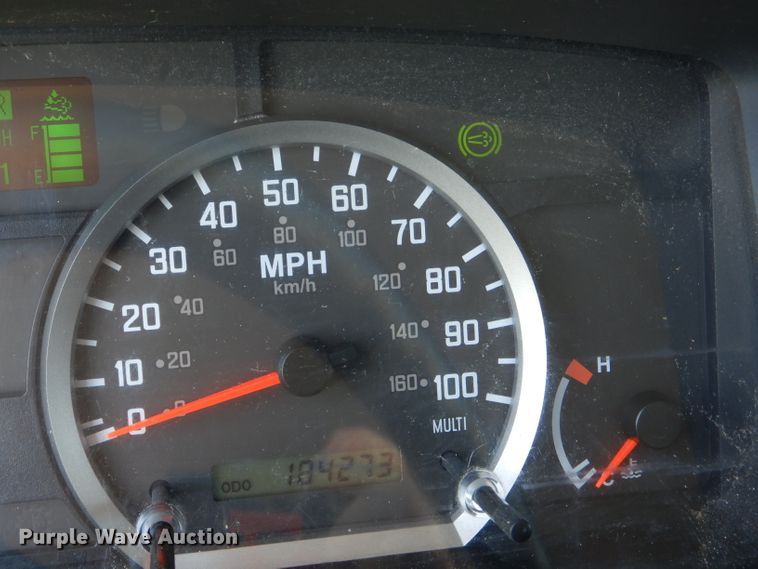 image for item DG4778 2012 Isuzu NPR box truck