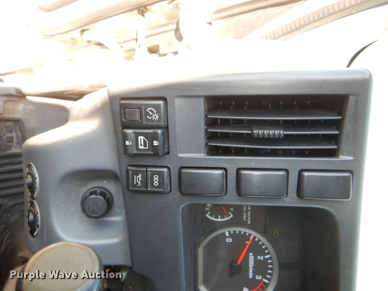 image for item DG4778 2012 Isuzu NPR box truck