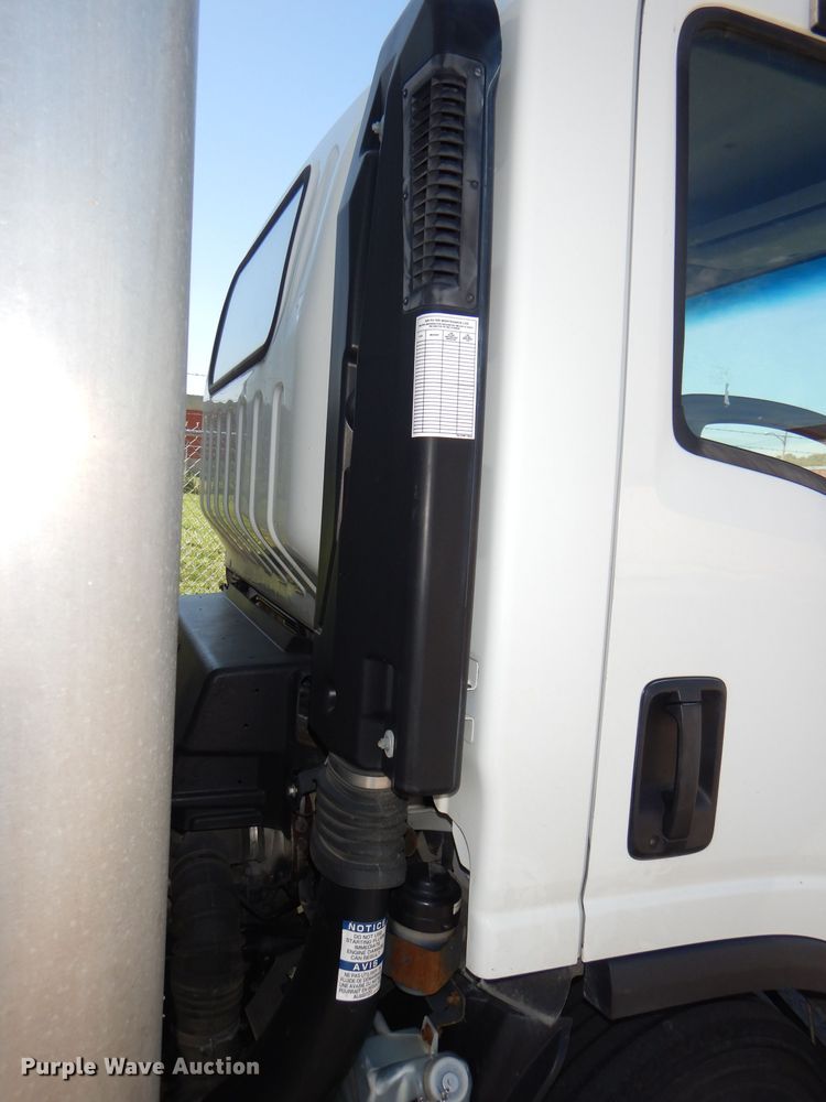 image for item DG4778 2012 Isuzu NPR box truck