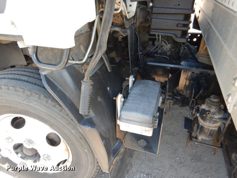 image for item DG4778 2012 Isuzu NPR box truck