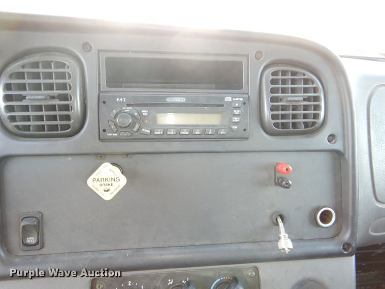 image for item DG4779 2006 Freightliner Business Class M2 box truck