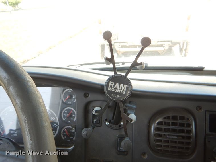 image for item DG4779 2006 Freightliner Business Class M2 box truck