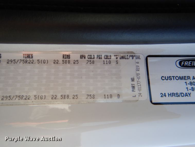 image for item DG4779 2006 Freightliner Business Class M2 box truck