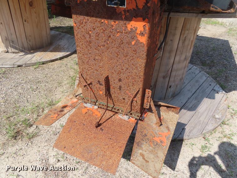 image for item DH0250 Henderson 8XMILD spreader