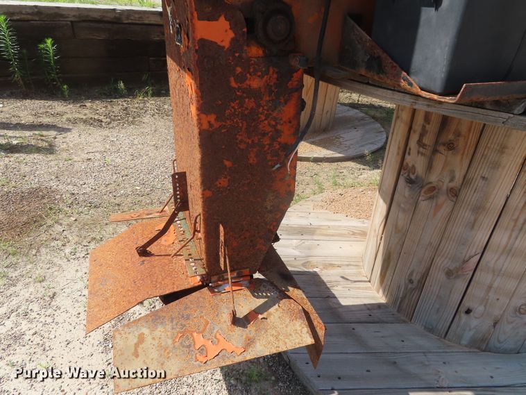 image for item DH0250 Henderson 8XMILD spreader