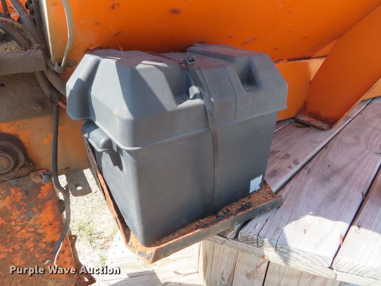 image for item DH0250 Henderson 8XMILD spreader