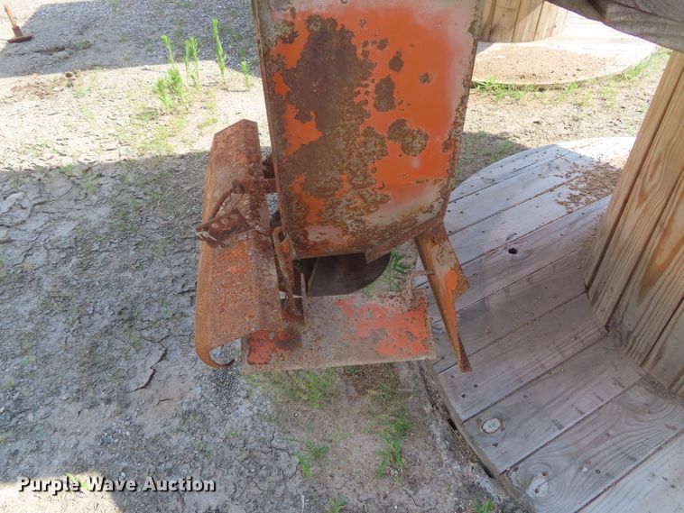 image for item DH0251 Swenson spreader