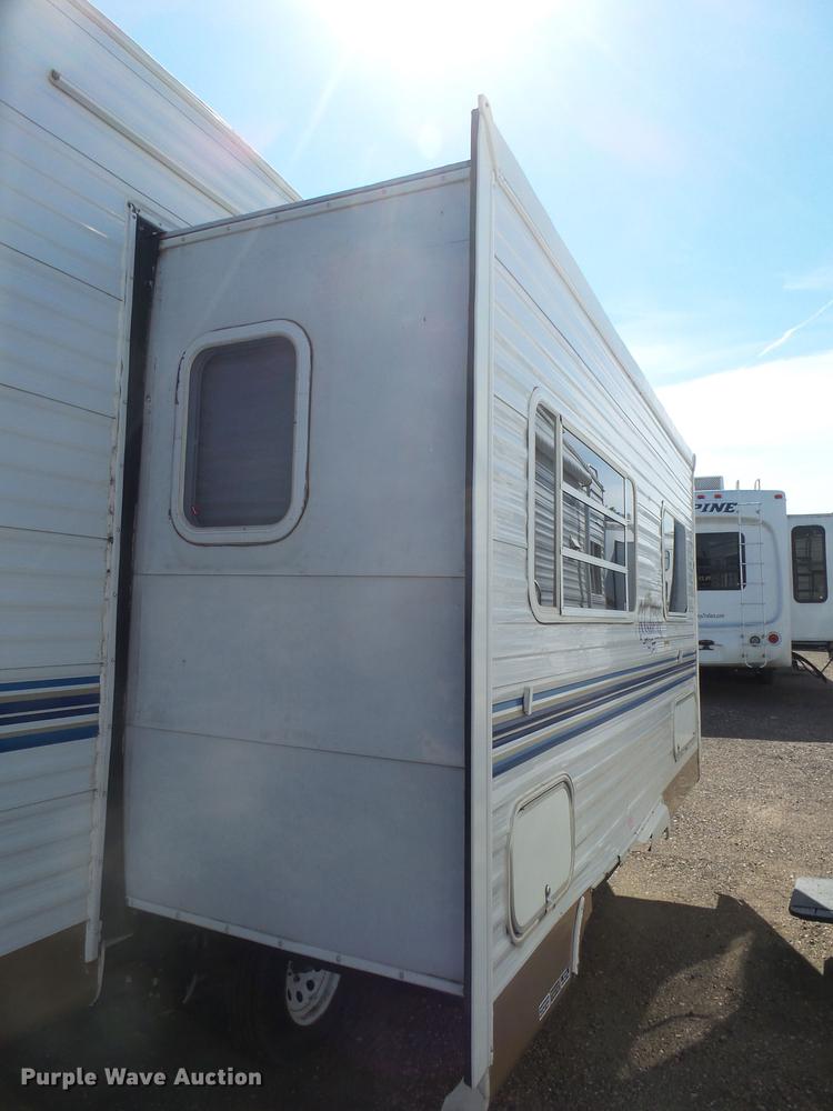 image for item DX9188 2003 Gulfstream Innsbruck camper