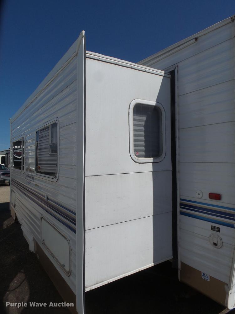 image for item DX9188 2003 Gulfstream Innsbruck camper