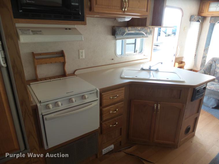 image for item DX9188 2003 Gulfstream Innsbruck camper