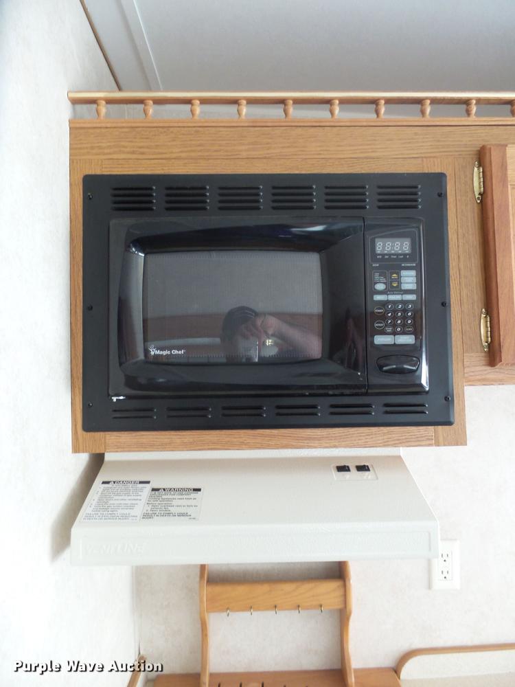 image for item DX9188 2003 Gulfstream Innsbruck camper