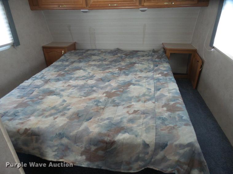 image for item DX9188 2003 Gulfstream Innsbruck camper