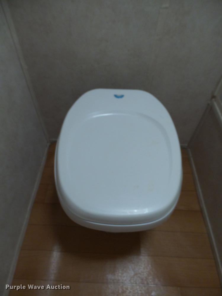 image for item DX9188 2003 Gulfstream Innsbruck camper