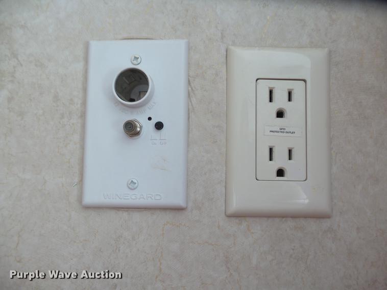 image for item DX9188 2003 Gulfstream Innsbruck camper