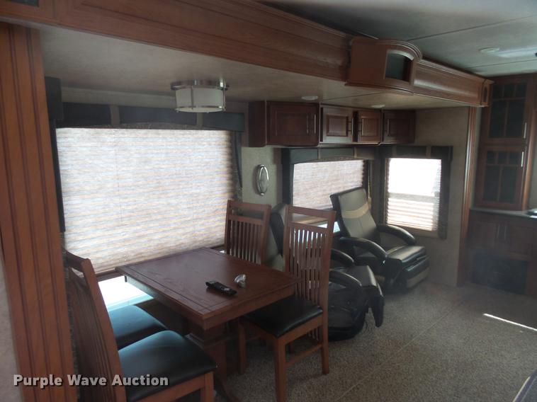 image for item DX9189 2012 Keystone Vizion camper