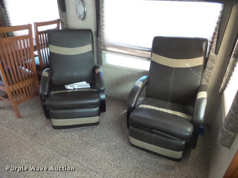 image for item DX9189 2012 Keystone Vizion camper