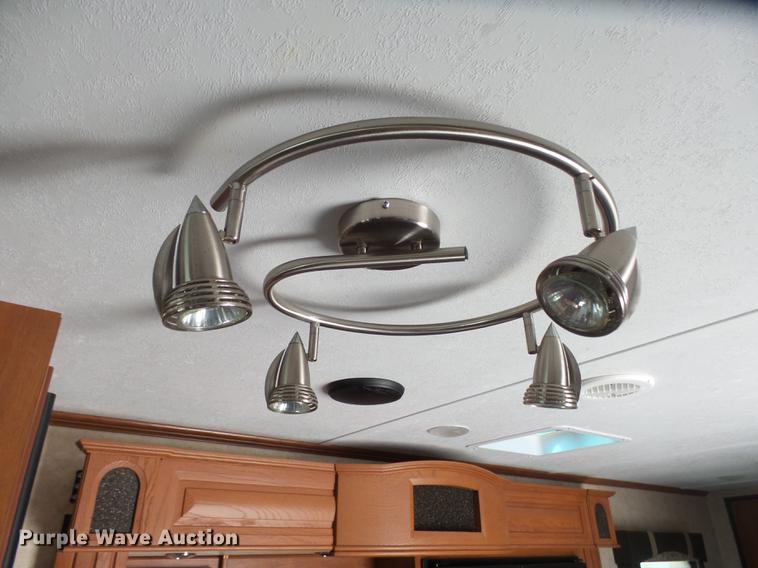 image for item DX9189 2012 Keystone Vizion camper