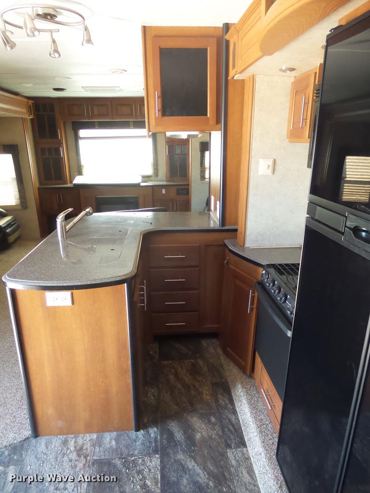 image for item DX9189 2012 Keystone Vizion camper