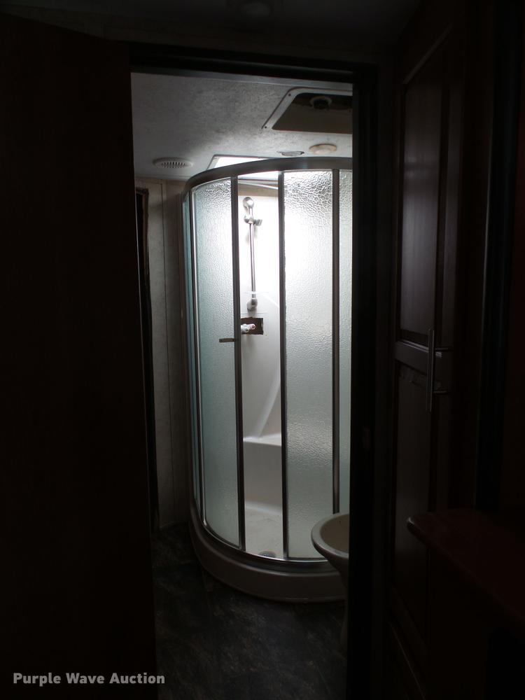 image for item DX9189 2012 Keystone Vizion camper