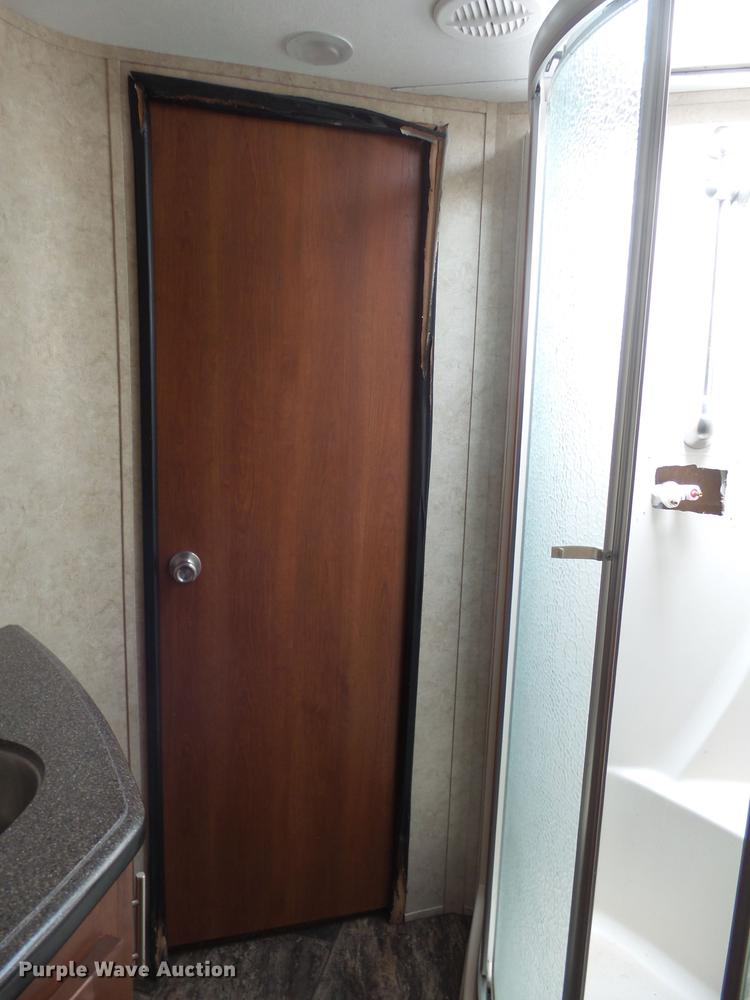 image for item DX9189 2012 Keystone Vizion camper