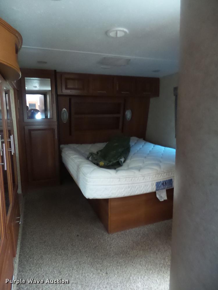 image for item DX9189 2012 Keystone Vizion camper