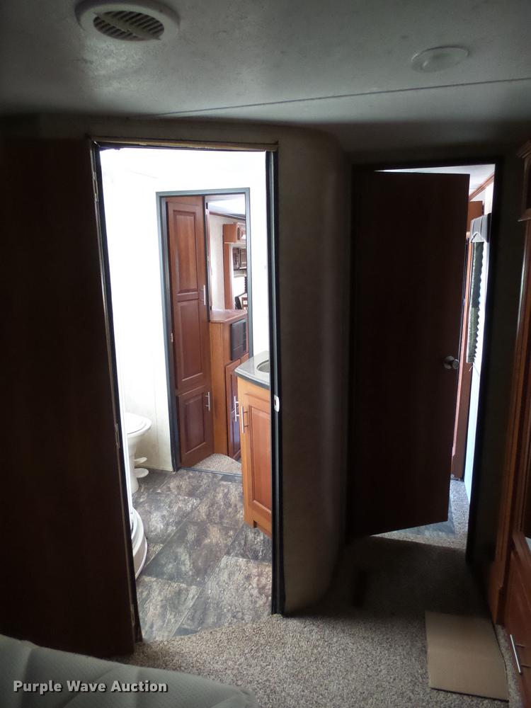 image for item DX9189 2012 Keystone Vizion camper