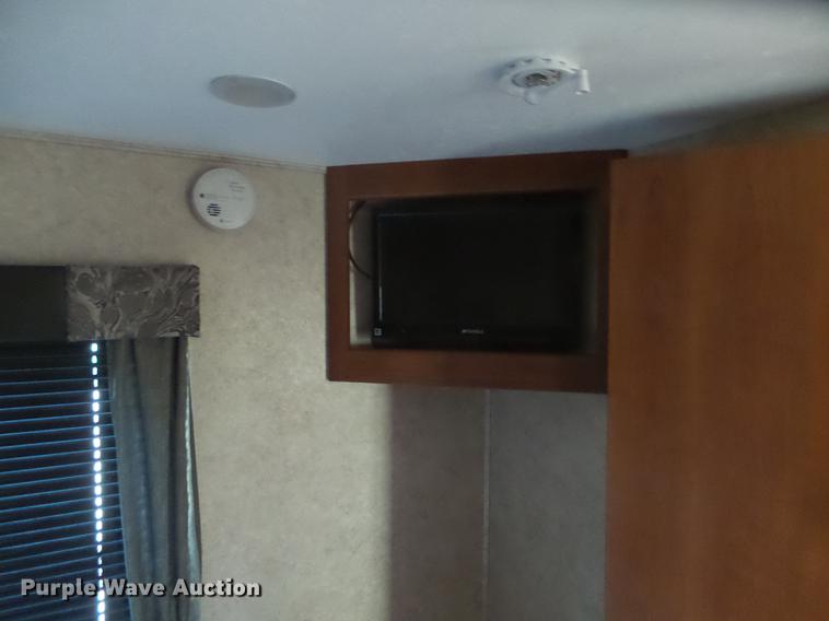 image for item DX9189 2012 Keystone Vizion camper