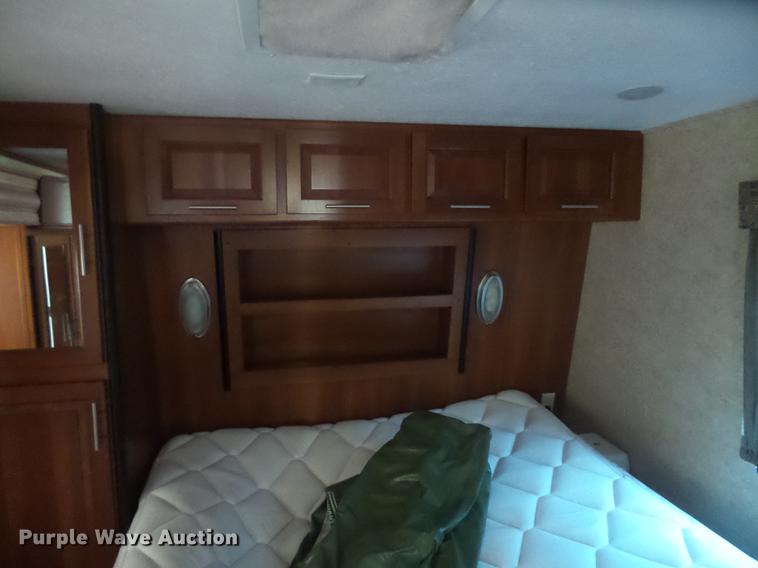 image for item DX9189 2012 Keystone Vizion camper