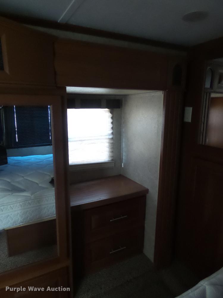 image for item DX9189 2012 Keystone Vizion camper