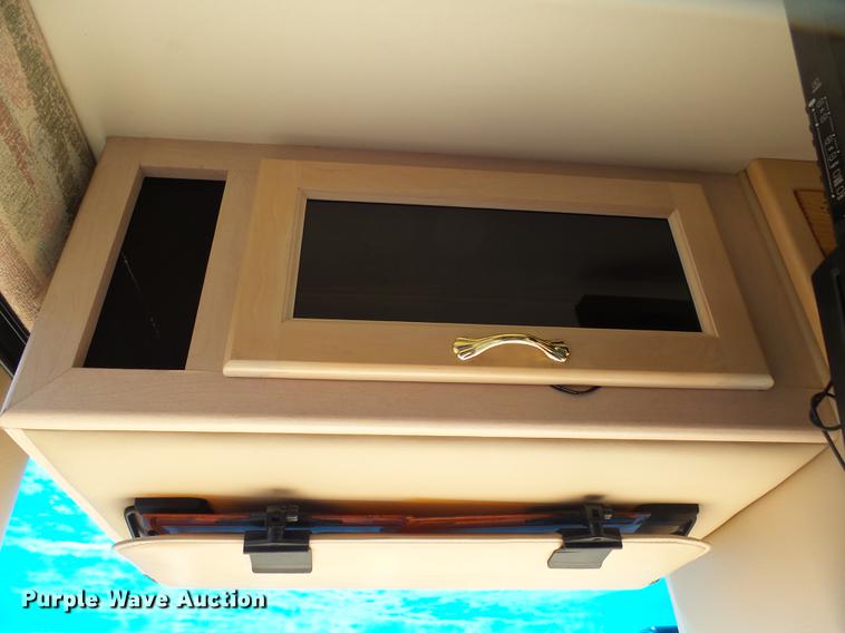 image for item DX9195 2000 Newmar Dutchstar RV