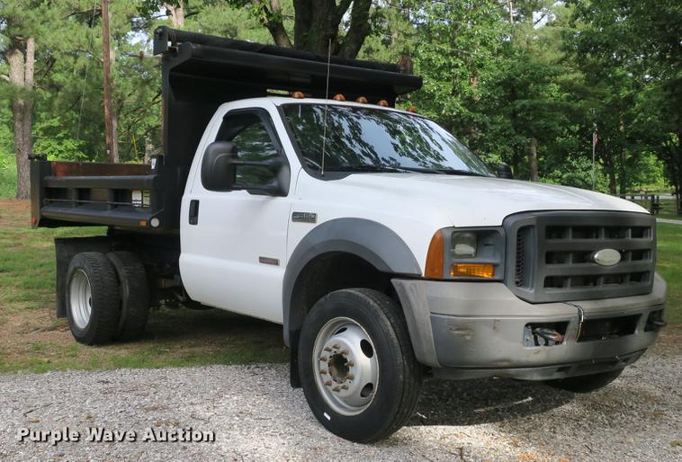 image for item EA9258 2005 Ford F550 Super Duty XL dump truck