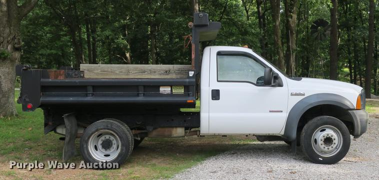 image for item EA9258 2005 Ford F550 Super Duty XL dump truck