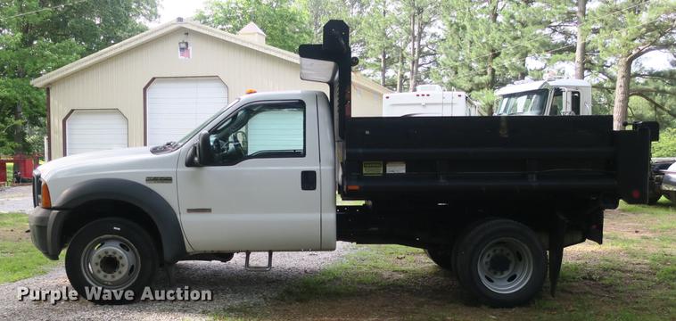 image for item EA9258 2005 Ford F550 Super Duty XL dump truck