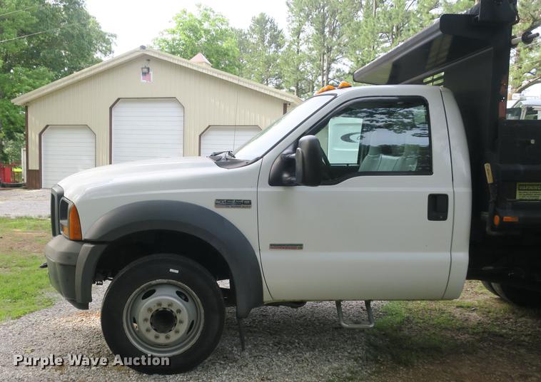 image for item EA9258 2005 Ford F550 Super Duty XL dump truck