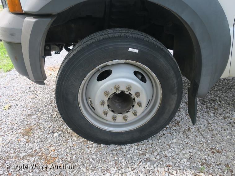 image for item EA9258 2005 Ford F550 Super Duty XL dump truck