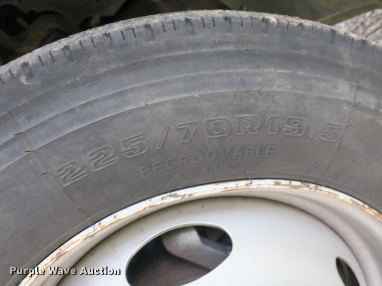 image for item EA9258 2005 Ford F550 Super Duty XL dump truck