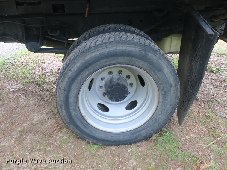 image for item EA9258 2005 Ford F550 Super Duty XL dump truck