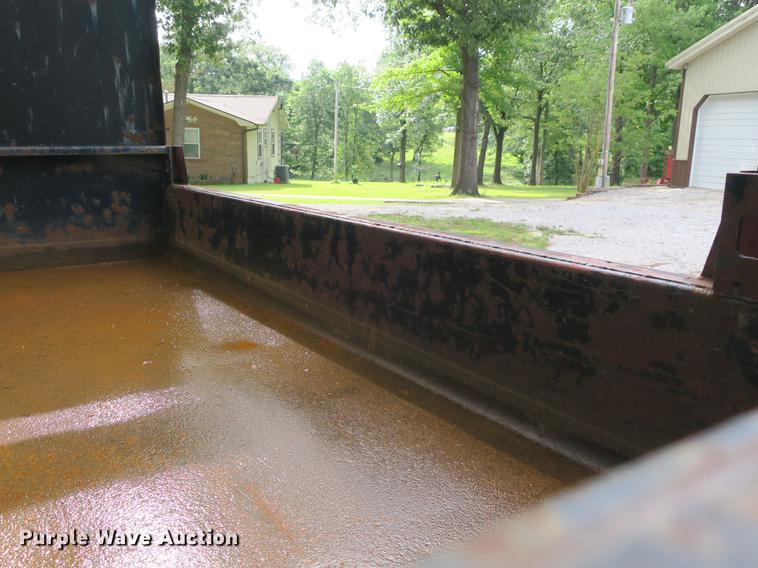 image for item EA9258 2005 Ford F550 Super Duty XL dump truck