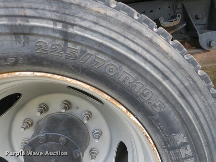 image for item EA9258 2005 Ford F550 Super Duty XL dump truck