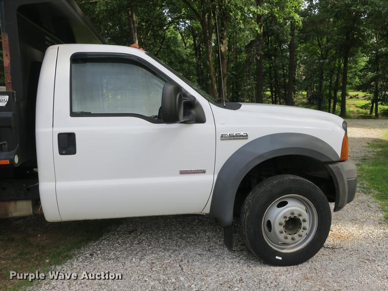 image for item EA9258 2005 Ford F550 Super Duty XL dump truck