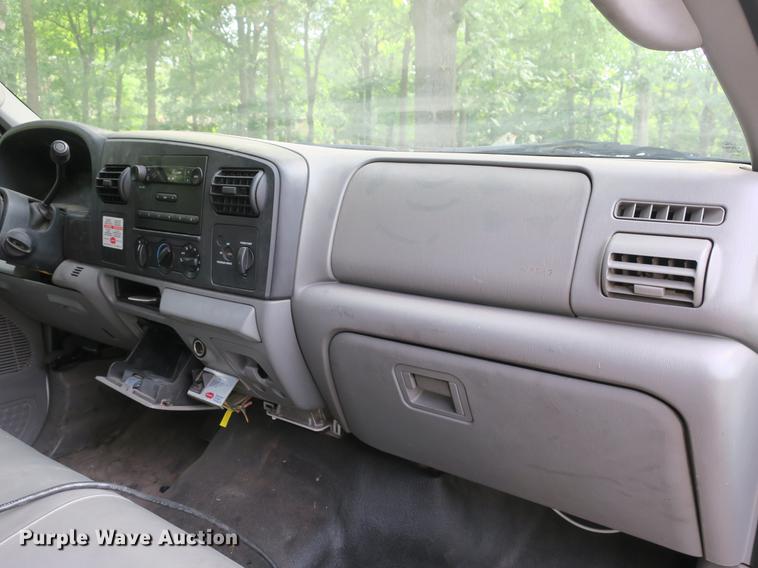 image for item EA9258 2005 Ford F550 Super Duty XL dump truck