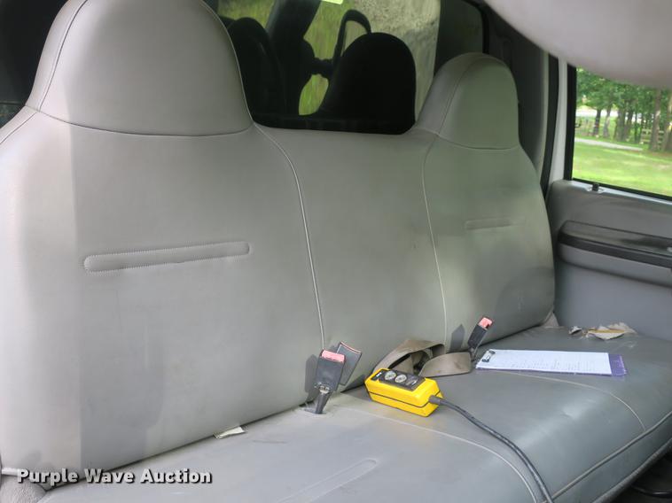 image for item EA9258 2005 Ford F550 Super Duty XL dump truck