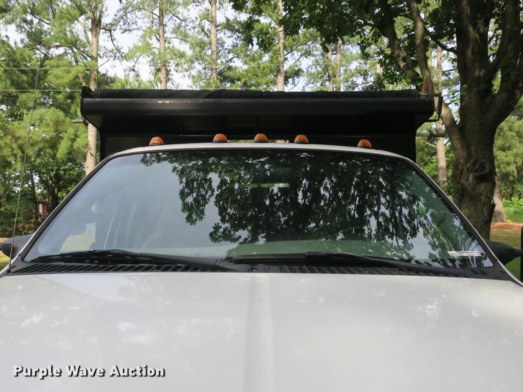 image for item EA9258 2005 Ford F550 Super Duty XL dump truck