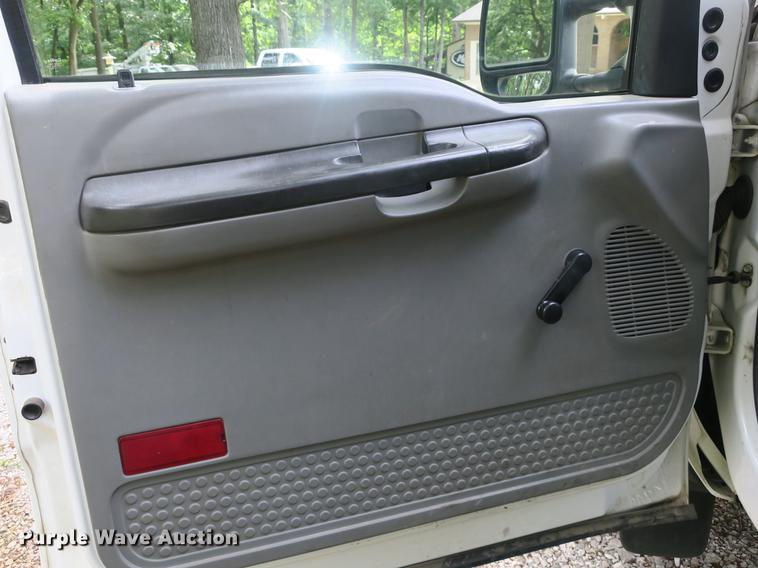 image for item EA9258 2005 Ford F550 Super Duty XL dump truck