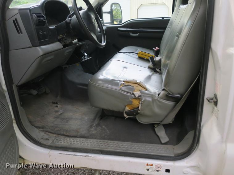 image for item EA9258 2005 Ford F550 Super Duty XL dump truck